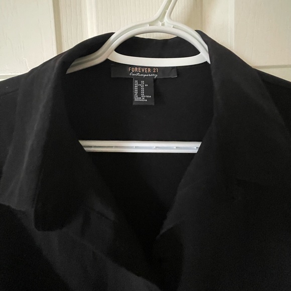 Forever 21 Tie Dress Perfect for Work and Summer - Picture 3 of 3